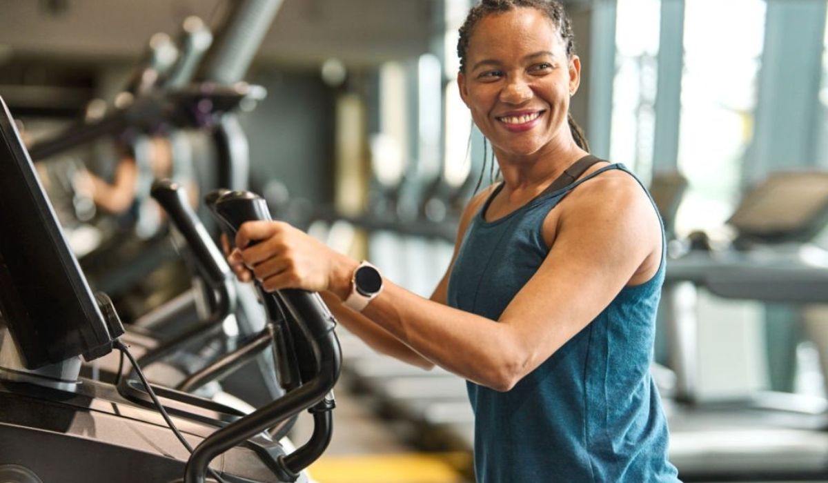 Suggest a Weekly Workout Schedule Alternating Between Cardio and Strength Training